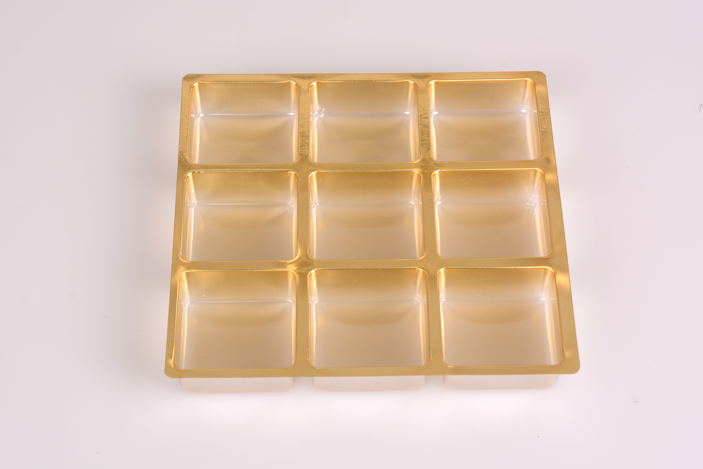 pawi-pet-einlage-carr-gold-9er-pralineneinlage image 1