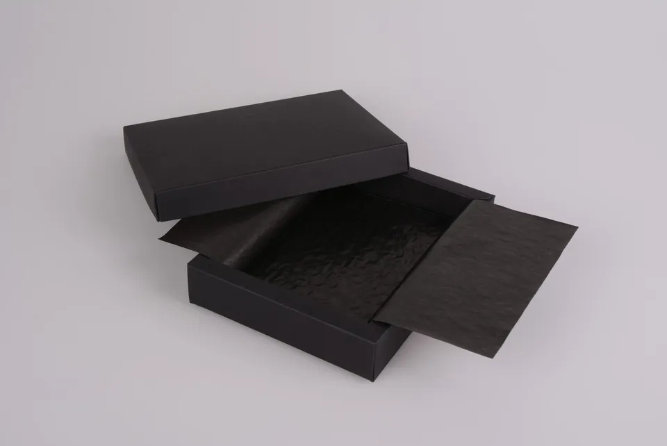 pawi-pralinen-premium-black-12er-pralinenschachtel image 1