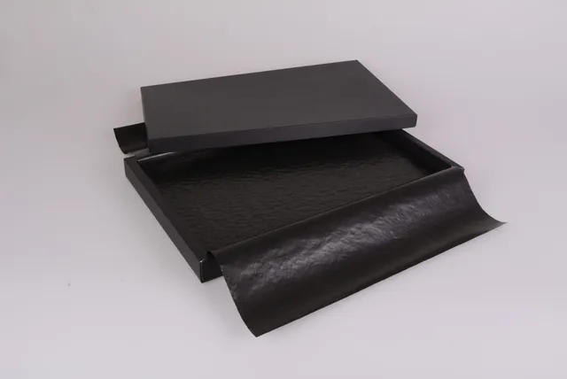 pawi-pralinen-premium-black-60er-pralinenschachtel image 1