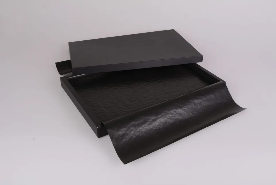 pawi-pralinen-premium-black-60er-pralinenschachtel image 1