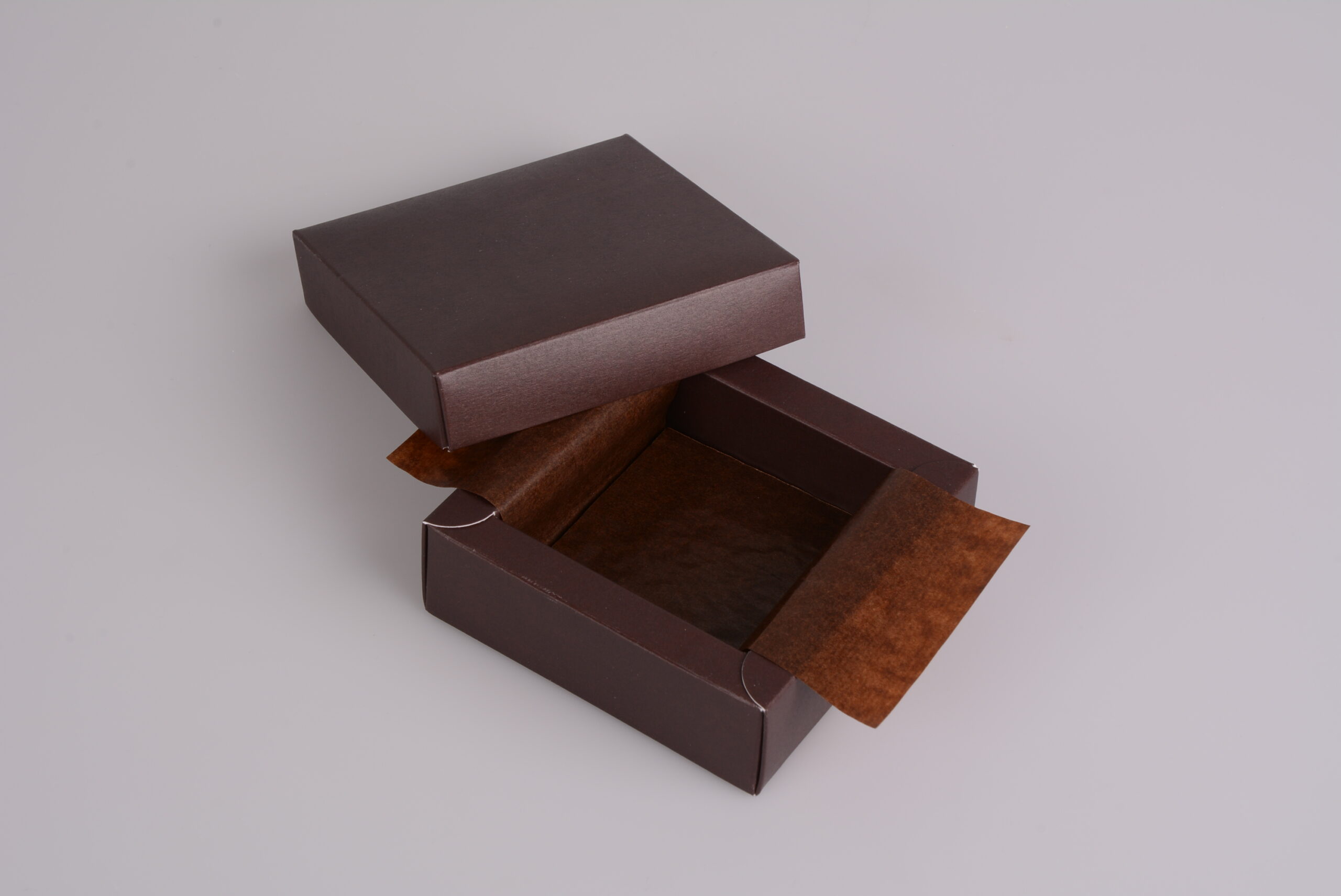 pawi-pralinen-premium-brown-pralinenschachtel-4er-braun image 1
