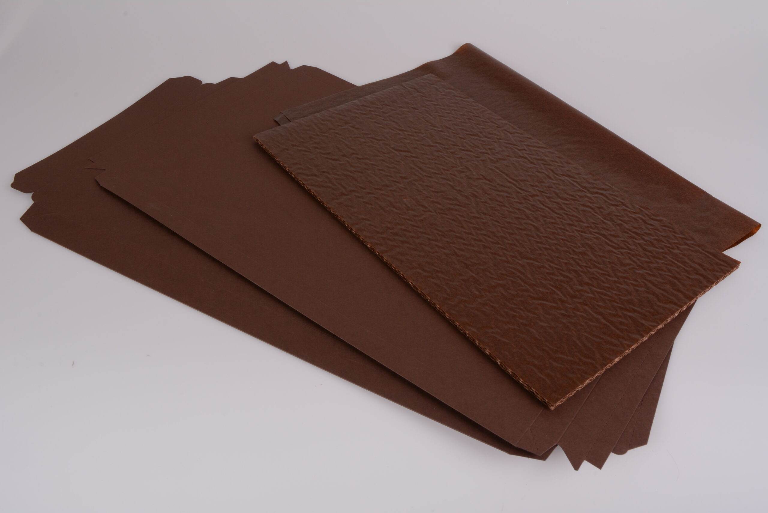 pawi-pralinen-premium-brown-84er-pralinenschachtel image 2