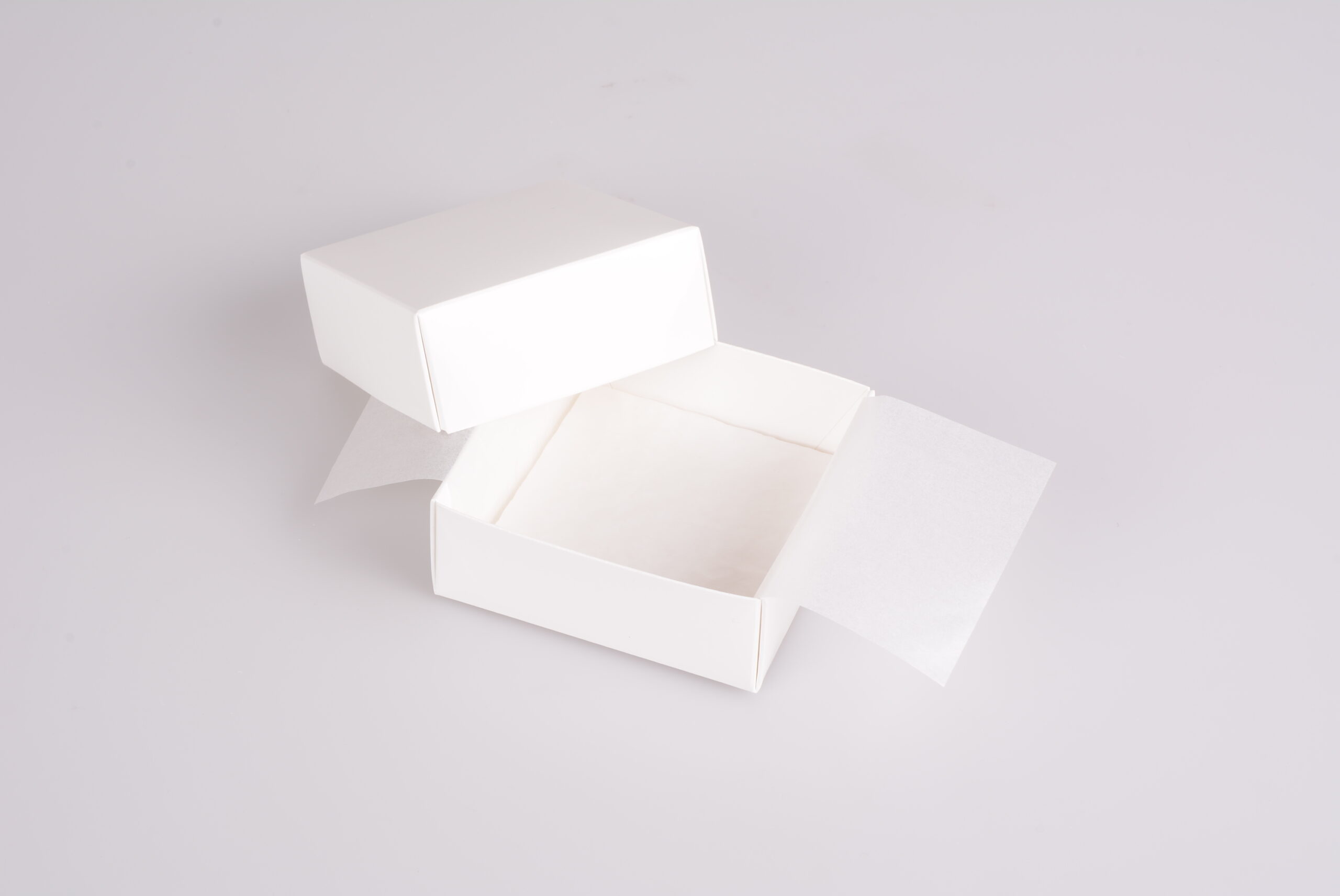 pawi-pralinen-standard-4er-pralinenschachtel-weiss image 1