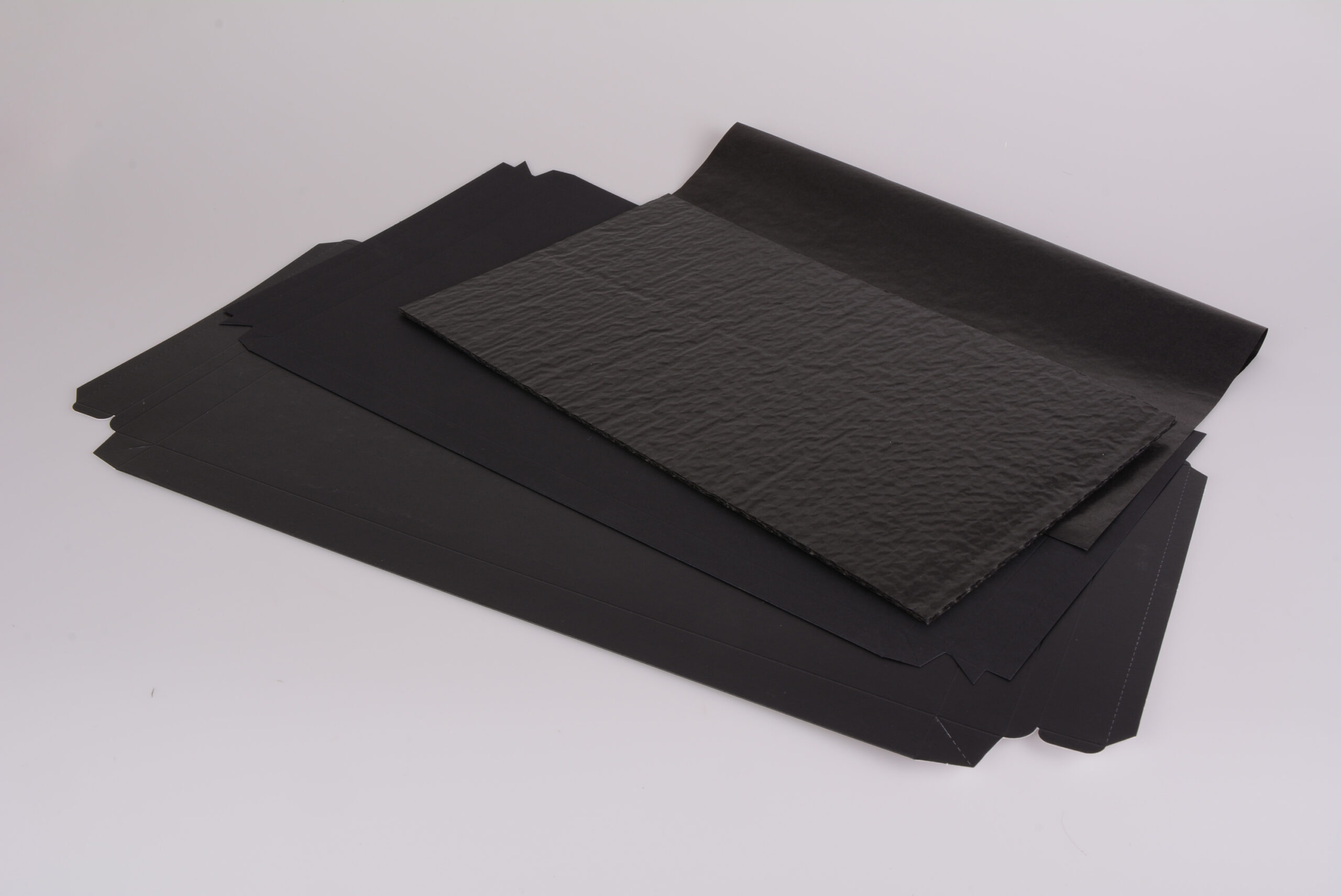 pawi-pralinen-premium-black-84er-pralinenschachtel-leer image 2