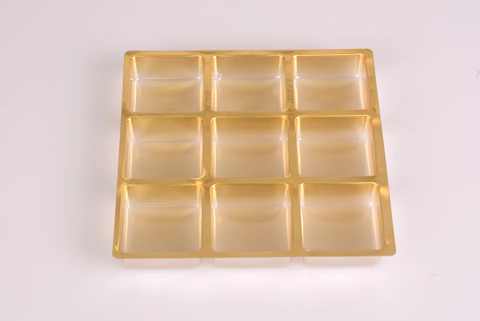 pawi-pet-einlage-carr-gold-9er-pralineneinlage image 1