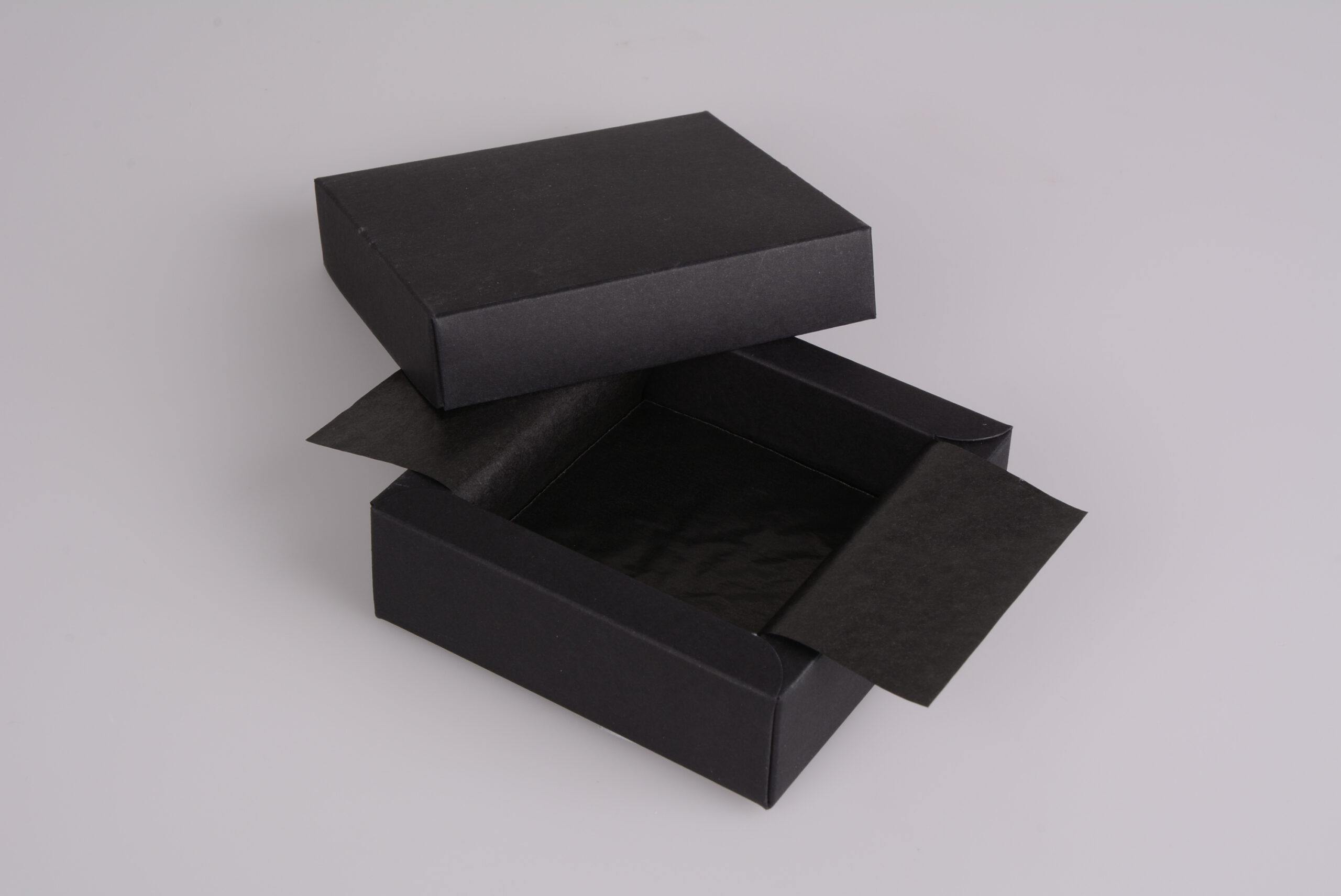 pawi-pralinen-premium-pralinenschachtel-black-4er image 1