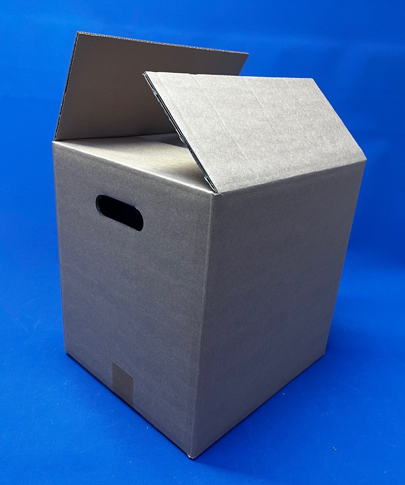 gruber-versandkartons-348x312x350-wpf-versandkarton-griff image 1
