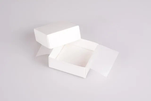 pawi-pralinen-standard-4er-pralinenschachtel-weiss image 1