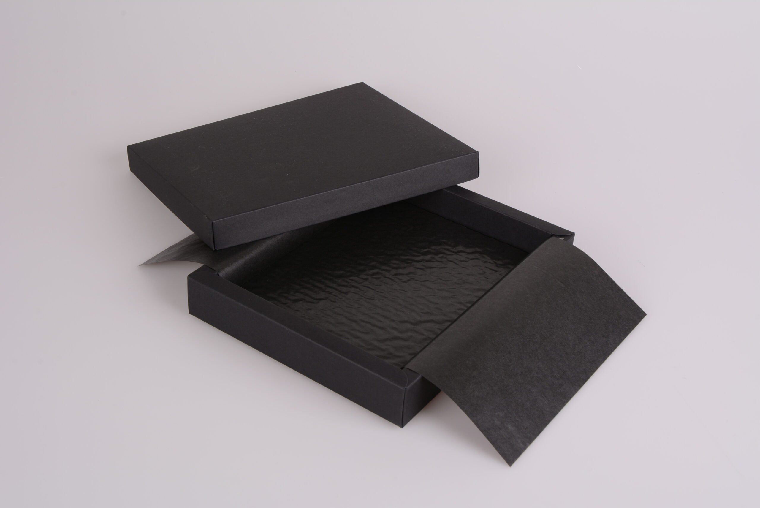 pawi-pralinen-premium-black-20er-pralinenschachtel image 1
