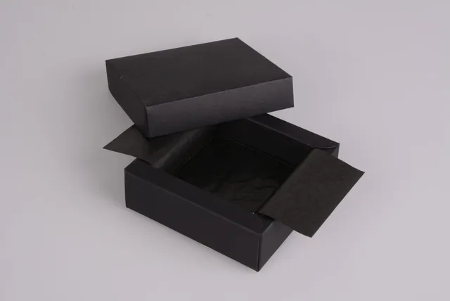 pawi-pralinen-premium-pralinenschachtel-black-4er image 1