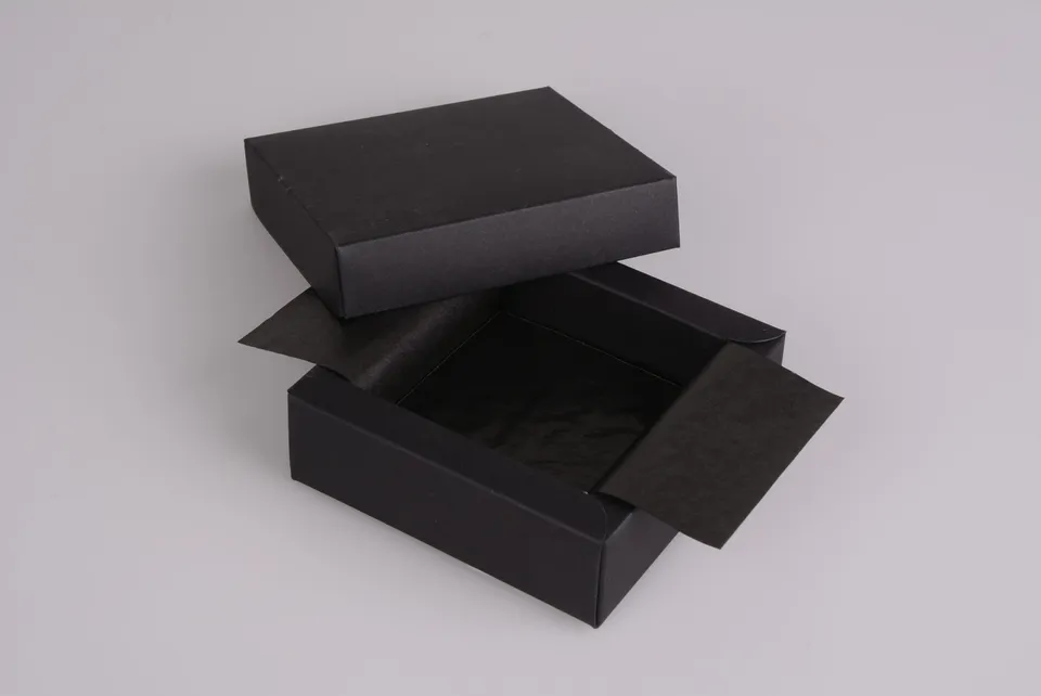 pawi-pralinen-premium-pralinenschachtel-black-4er image 1