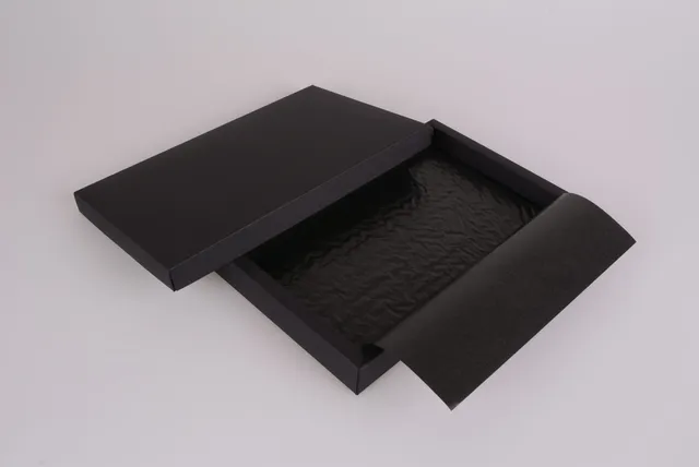 pawi-pralinen-premium-black-28er-pralinenschachtel image 1