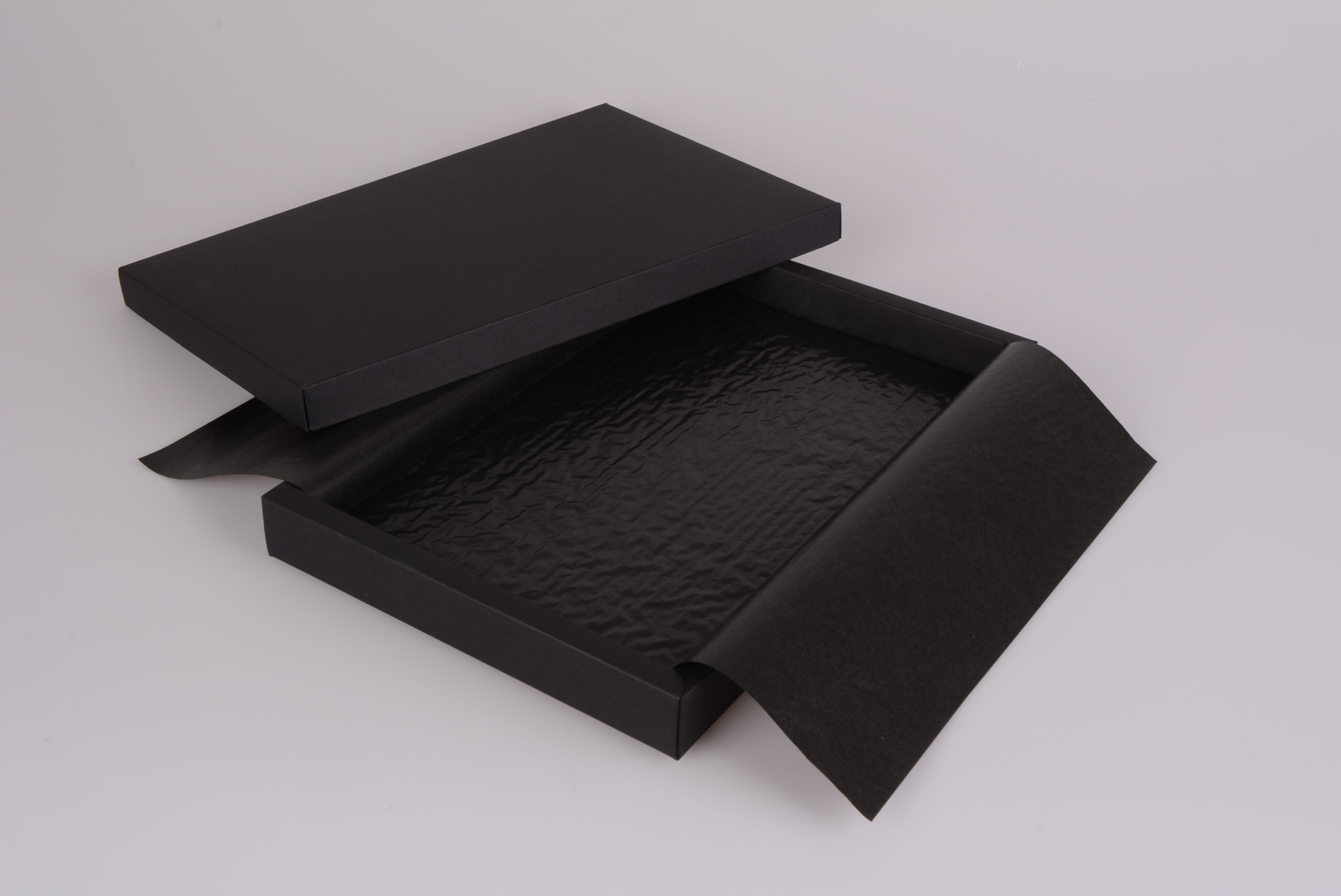 pawi-pralinen-premium-black-40er-pralinenschachtel image 1