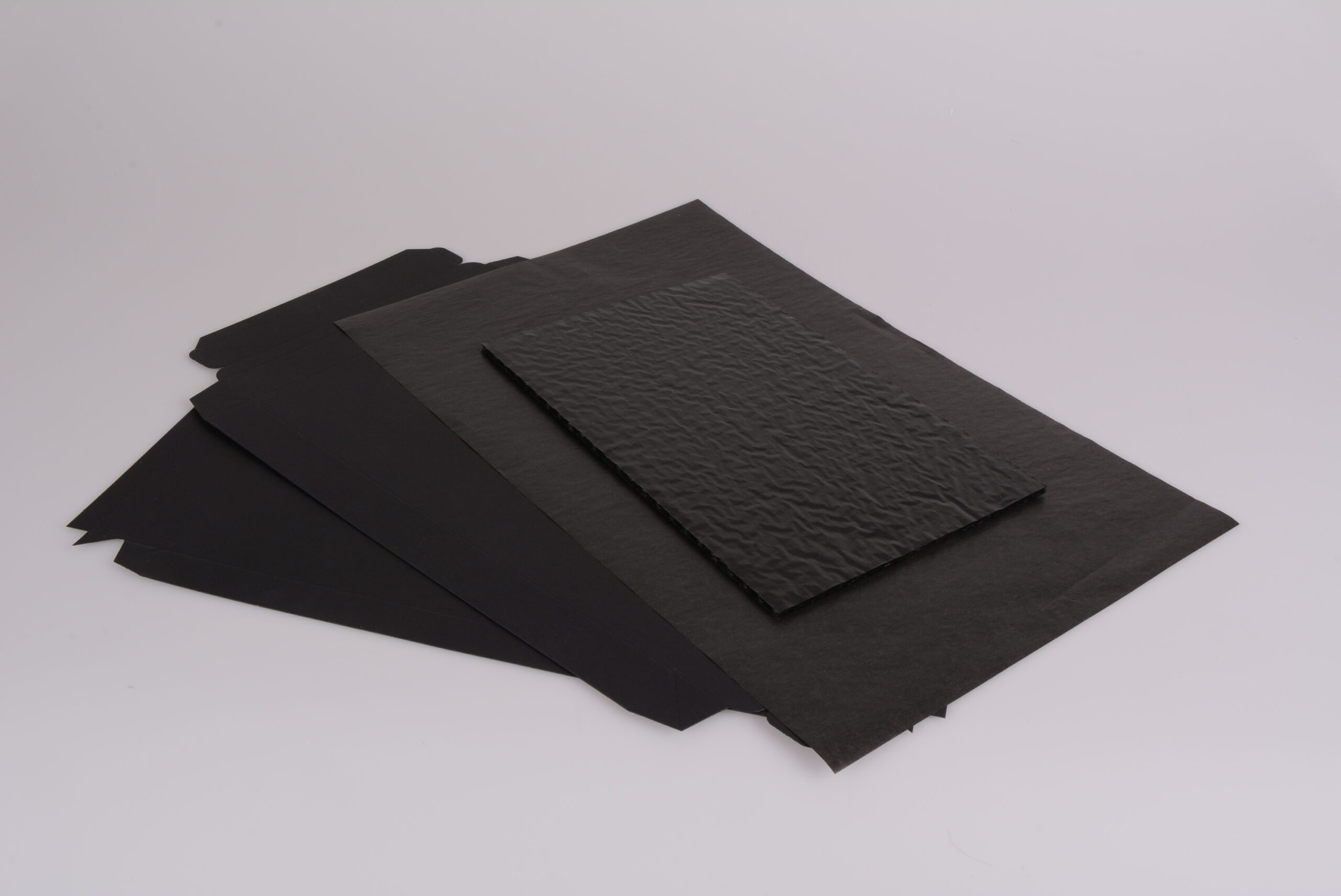 pawi-pralinen-premium-black-40er-pralinenschachtel image 2