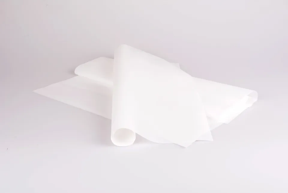 pawi-papiere-zuschnitte-seidenpapier-weiss-375x500mm-bogen image 1