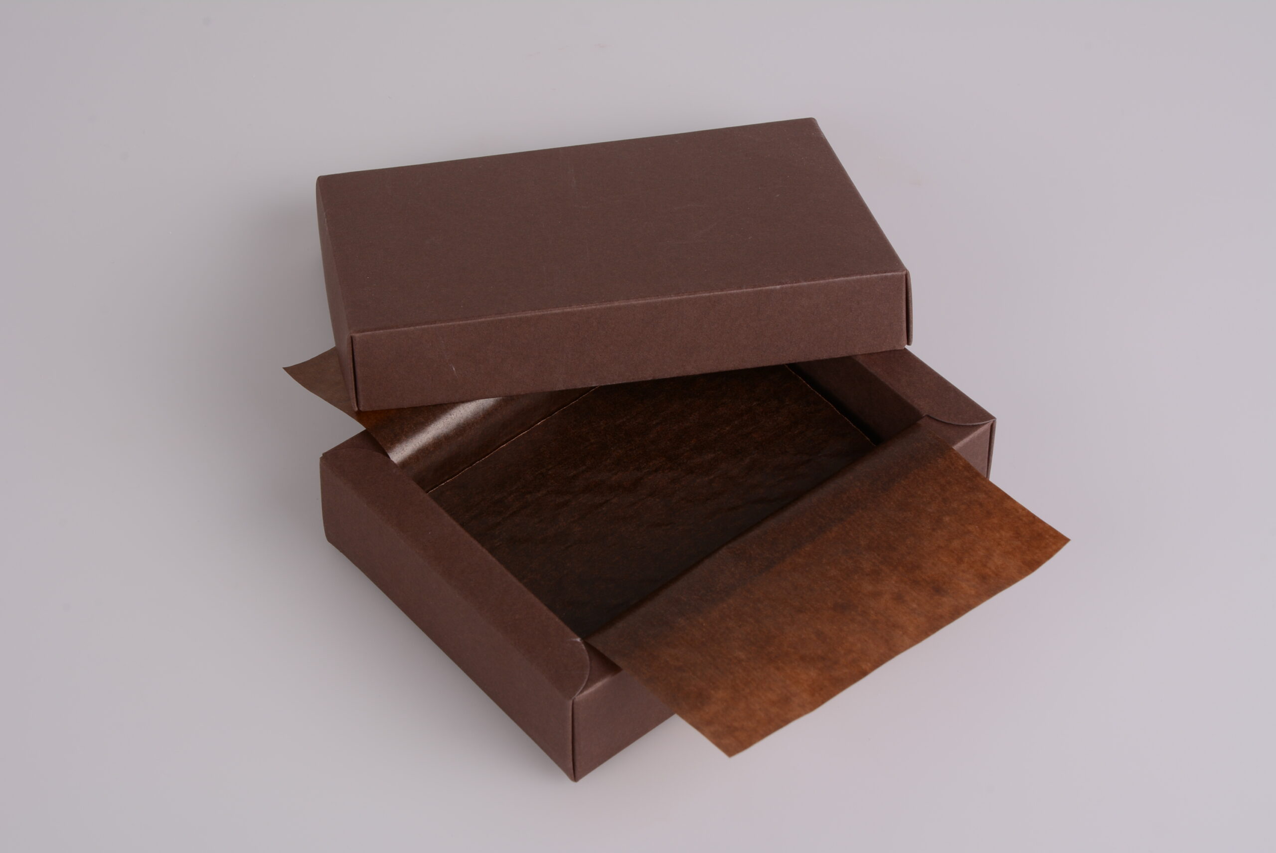 pawi-pralinen-premium-pralinenschachtel-6er-braun image 1