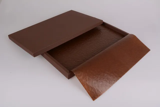 pawi-pralinen-premium-brown-84er-pralinenschachtel image 1